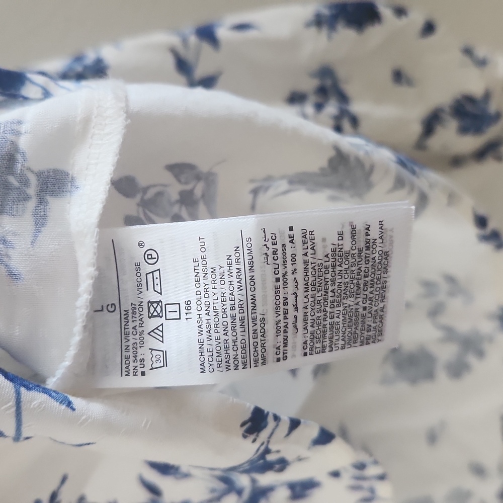 Old Navy Blue Floral Blouse - Picture 4 of 6